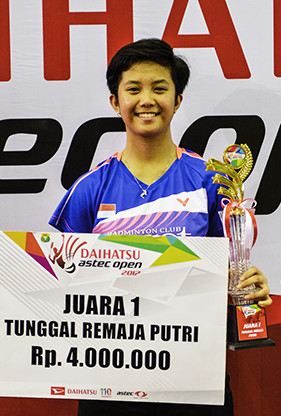 Irgi Apprilla Hizkia Rifa Putri from PB Exist (U17 Single Female Winner)